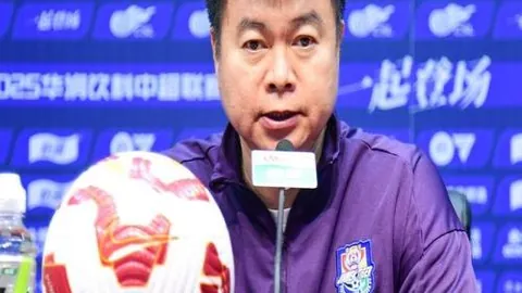 “李怡婧与罗徐敏马来西亚羽毛球公开赛晋级半决赛”